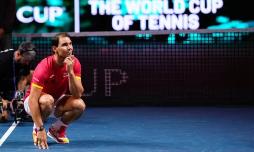 
          Imagem ilustrativa da imagem Nadal se emociona na despedida: "Sou muito sortudo por receber tanto carinho"
          