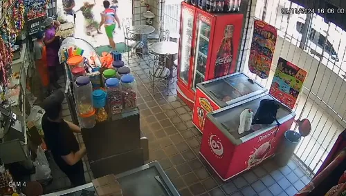 
          Imagem ilustrativa da imagem No Recife, idosa empurra outra, que cai no chão e vai parar no HR; COM VÍDEOS
          