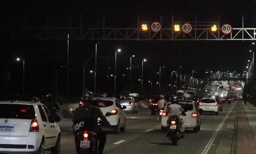 
          Imagem ilustrativa da imagem Novos radares já estão multando na Rodovia das Paneleiras
          