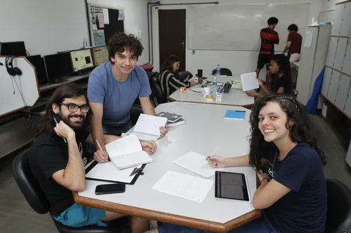 
          Imagem ilustrativa da imagem Oito cursos da Ufes tiram nota máxima em avaliação do MEC
          