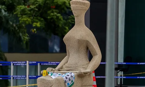 
          Imagem ilustrativa da imagem PM desativa ao menos 8 artefatos explosivos na praça dos Três Poderes
          