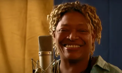 
          Imagem ilustrativa da imagem Pagode é careta, diz Mart'nália, ao lançar disco em que vira hits do avesso
          