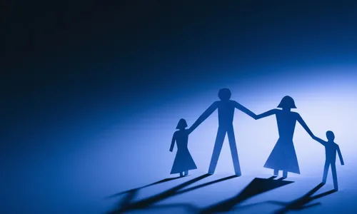 
          Imagem ilustrativa da imagem Pais que não deixam os filhos adultos crescerem
          