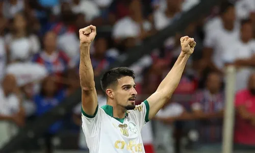 
          Imagem ilustrativa da imagem Palmeiras arranca vitória suada sobre o Bahia nos acréscimos e pressiona o Botafogo
          