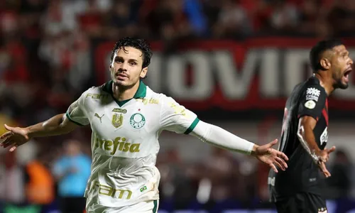 
          Imagem ilustrativa da imagem Palmeiras bate Atlético-GO e vai para 'final' com o Botafogo na liderança
          