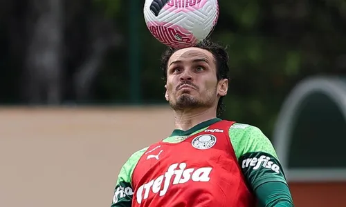 
          Imagem ilustrativa da imagem Palmeiras visita Juventude no Sul disposto a colar no Botafogo
          