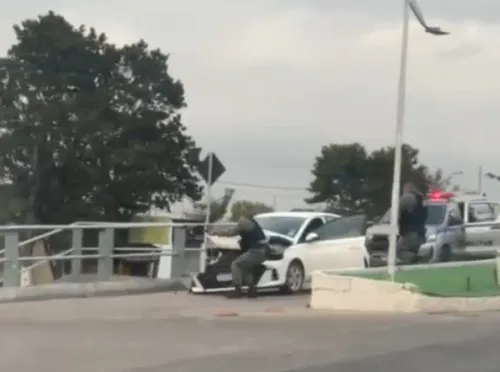 
          Imagem ilustrativa da imagem Perseguição, tiros e prisão de bandidos que roubaram oficial da PM; COM VÍDEO
          