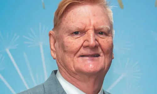 
          Imagem ilustrativa da imagem Personalidades e autoridades relembram  suas histórias de gratidão aos professores
          