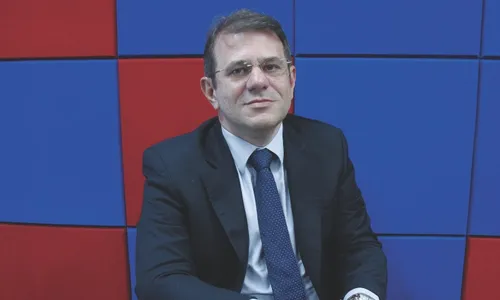 
          Imagem ilustrativa da imagem Personalidades e autoridades relembram  suas histórias de gratidão aos professores
          