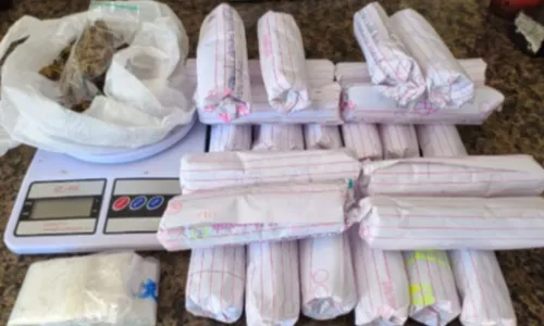 
          Imagem ilustrativa da imagem Polícia Militar captura homem que traficava drogas para “curtir o Natal”
          