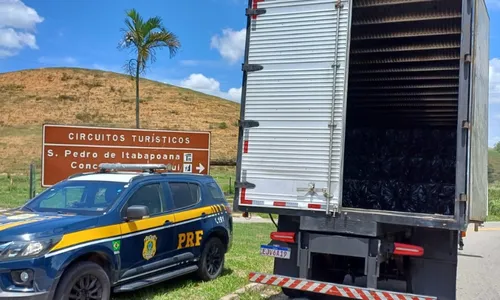 
          Imagem ilustrativa da imagem Polícia apreende 80 mil maços de cigarro no Sul do ES
          