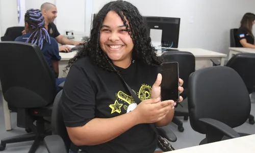 
          Imagem ilustrativa da imagem Polícia devolve aos donos 324 celulares roubados na Grande Vitória
          