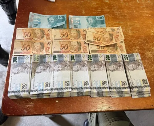 
          Imagem ilustrativa da imagem Polícia faz a maior apreensão de dinheiro falso da história de Pernambuco
          