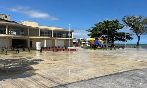 
          Imagem ilustrativa da imagem Praça com 4 restaurantes e loja de artesanato em Iriri
          