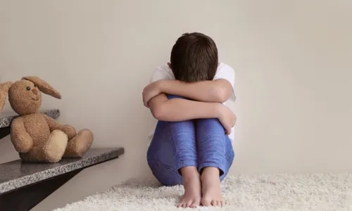 
          Imagem ilustrativa da imagem Precisamos proteger nossas crianças
          