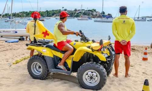 
          Imagem ilustrativa da imagem Prefeitura de Vitória abre 51 vagas para guarda-vidas. Veja como se inscrever
          