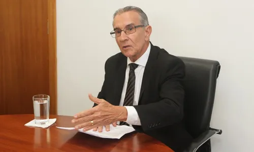 
          Imagem ilustrativa da imagem Presidente do TRE elogia os eleitores da Serra: "Dia tranquilo"
          