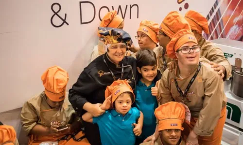 
          Imagem ilustrativa da imagem Primeira pizzaria do mundo com equipe 100% Down é inaugurada em Pernambuco
          