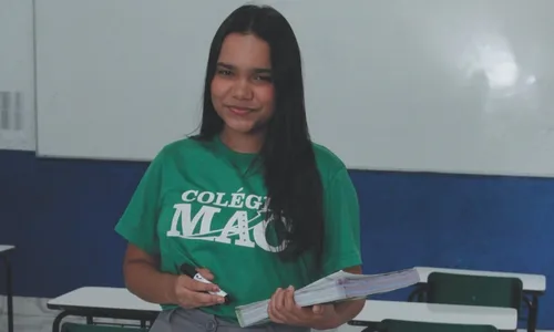 
          Imagem ilustrativa da imagem Professora há mais de 50 anos afirma: “Ainda me emociono”. Veja depoimentos
          