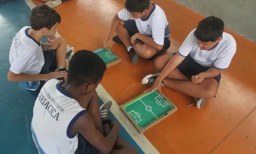 
          Imagem ilustrativa da imagem Proibição de celular até na hora do recreio vai à votação no ES
          