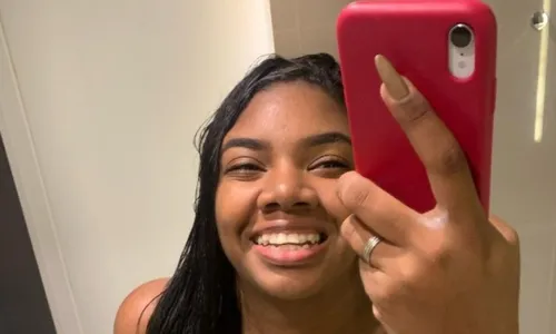 
          Imagem ilustrativa da imagem Raquel Brito desconfia de gravidez após passar mal em reality
          