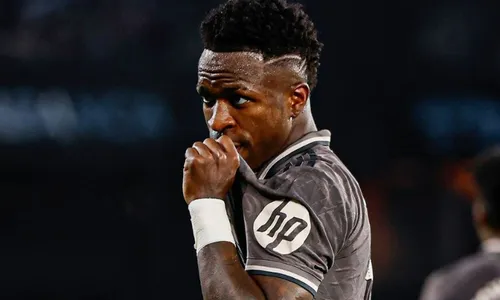 
          Imagem ilustrativa da imagem Real Madrid é informado de resultado e Vini Jr. não vai à cerimônia da Bola de Ouro
          