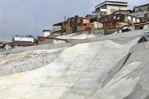 
          Imagem ilustrativa da imagem Recife bate recorde com investimento de quase R$ 1 bilhão em 2024
          