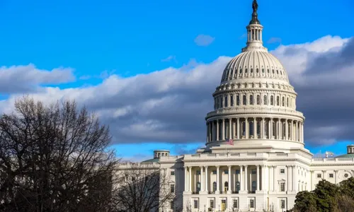 
          Imagem ilustrativa da imagem Republicanos lideram na Câmara nos EUA, mas controle ainda segue em aberto
          
