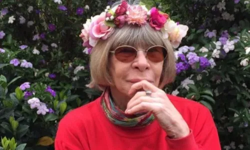 
          Imagem ilustrativa da imagem Rita Lee é citada em questão do Enem por 'postura de empatia' como autora
          