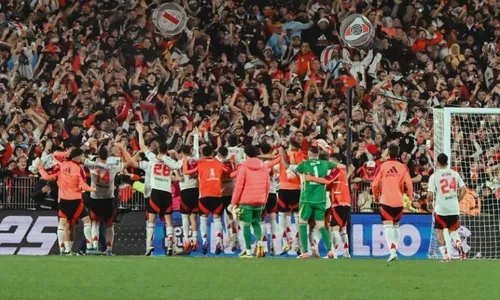 
          Imagem ilustrativa da imagem River Plate aguarda por Atlético-MG ou Fluminense na semifinal da Libertadores
          