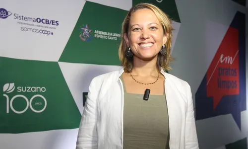 
          Imagem ilustrativa da imagem Robô vira sensação e faz abertura de evento sobre educação
          