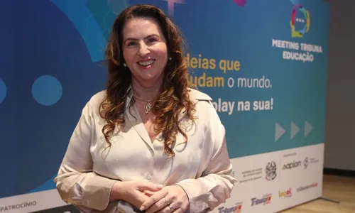 
          Imagem ilustrativa da imagem Robô vira sensação e faz abertura de evento sobre educação
          