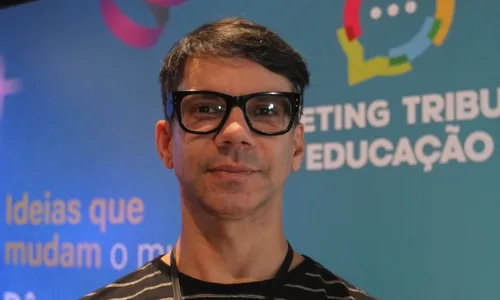 
          Imagem ilustrativa da imagem Robô vira sensação e faz abertura de evento sobre educação
          