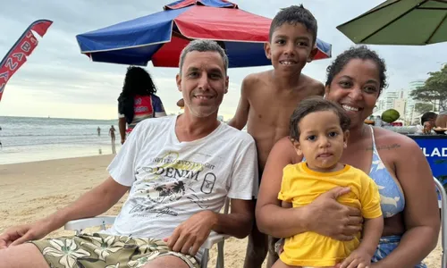 
          Imagem ilustrativa da imagem Semana do “saco cheio” lota praias de Guarapari
          