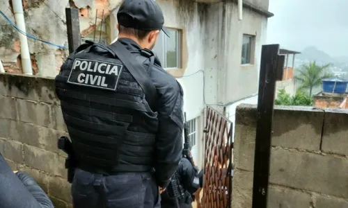 
          Imagem ilustrativa da imagem Sete mulheres são presas por facilitar ação do PCV
          