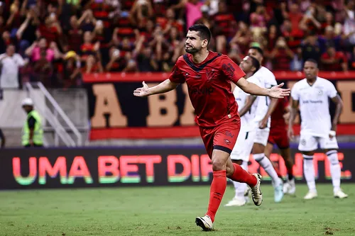 
          Imagem ilustrativa da imagem Sport perde pênalti no fim e fica no empate com o Goiás pela Série B
          