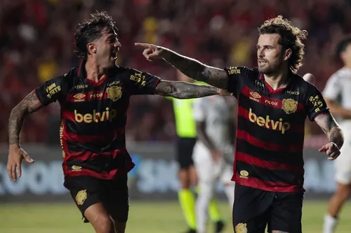 
          Imagem ilustrativa da imagem Sport vence Santos por 2x1 e faz a Ilha do Retiro explodir de alegria. “É Série A!”
          