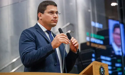 
          Imagem ilustrativa da imagem "Surfe" em ônibus agora é proibido: multa de até 100 vezes a passagem
          