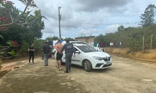 
          Imagem ilustrativa da imagem Suspeitos de integrar quadrilha de furto de cargas são presos no ES e no RJ
          