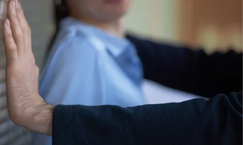 
          Imagem ilustrativa da imagem TRT condena empresário que xingou funcionários por voto em político rival
          