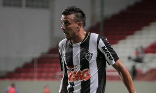 
          Imagem ilustrativa da imagem Tiva acerta com zagueiro ex-Galo
          