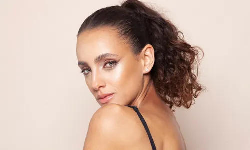 
          Imagem ilustrativa da imagem “Tive que jantar pipoca por não ter o que comer”, diz atriz mineira
          