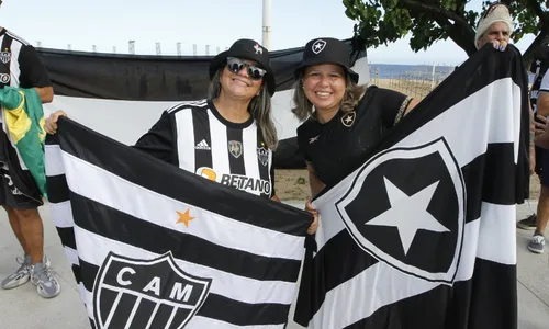 
          Imagem ilustrativa da imagem Torcedores do ES na final da Libertadores
          