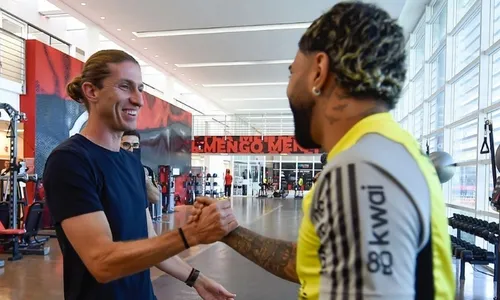 
          Imagem ilustrativa da imagem "Deus da Raça", Rondinelli aprova nome de substituto de Tite
          