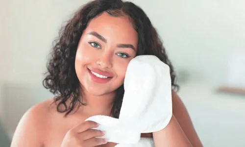 
          Imagem ilustrativa da imagem Veja dicas caseiras para aliviar as olheiras
          