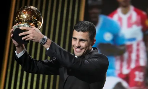 
          Imagem ilustrativa da imagem Vini Jr é preterido e vê Rodri levar a Bola de Ouro em premiação controversa
          