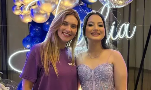 
          Imagem ilustrativa da imagem Virginia é criticada por look em festa de 15 anos e dispara: 'Gente mal amada'
          