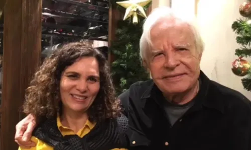 
          Imagem ilustrativa da imagem Viúva explica por que não avisou ninguém sobre internação de Cid Moreira
          