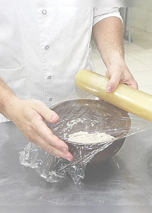 Imagem ilustrativa da imagem Chef ensina como preparar panetone de chocolate