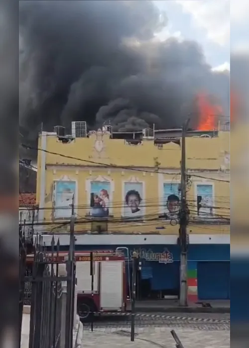 Imagem ilustrativa da imagem Incêndio atinge loja de artigos infantis no Bairro de São José, no Recife